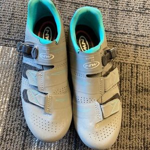 Northwave women’s cycling shoes. Size 7.5